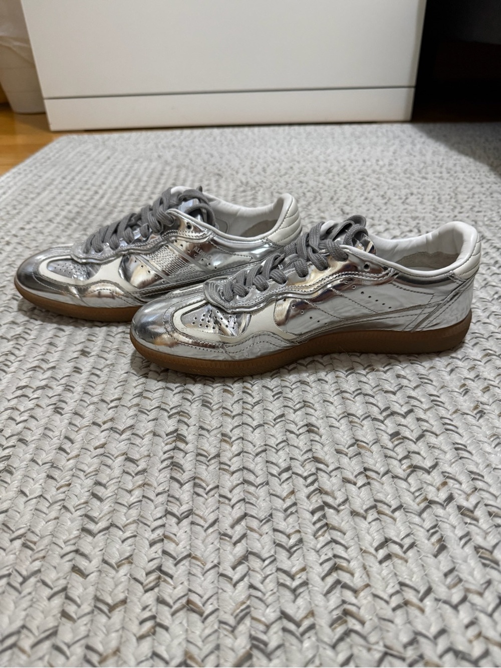 ALOHAS TB.490 Rife Shimmer Metallic Leather Sneakers in Silver Cream - Picture 6 of 12